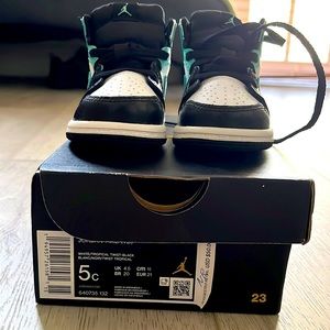 Jordan 1 Mid